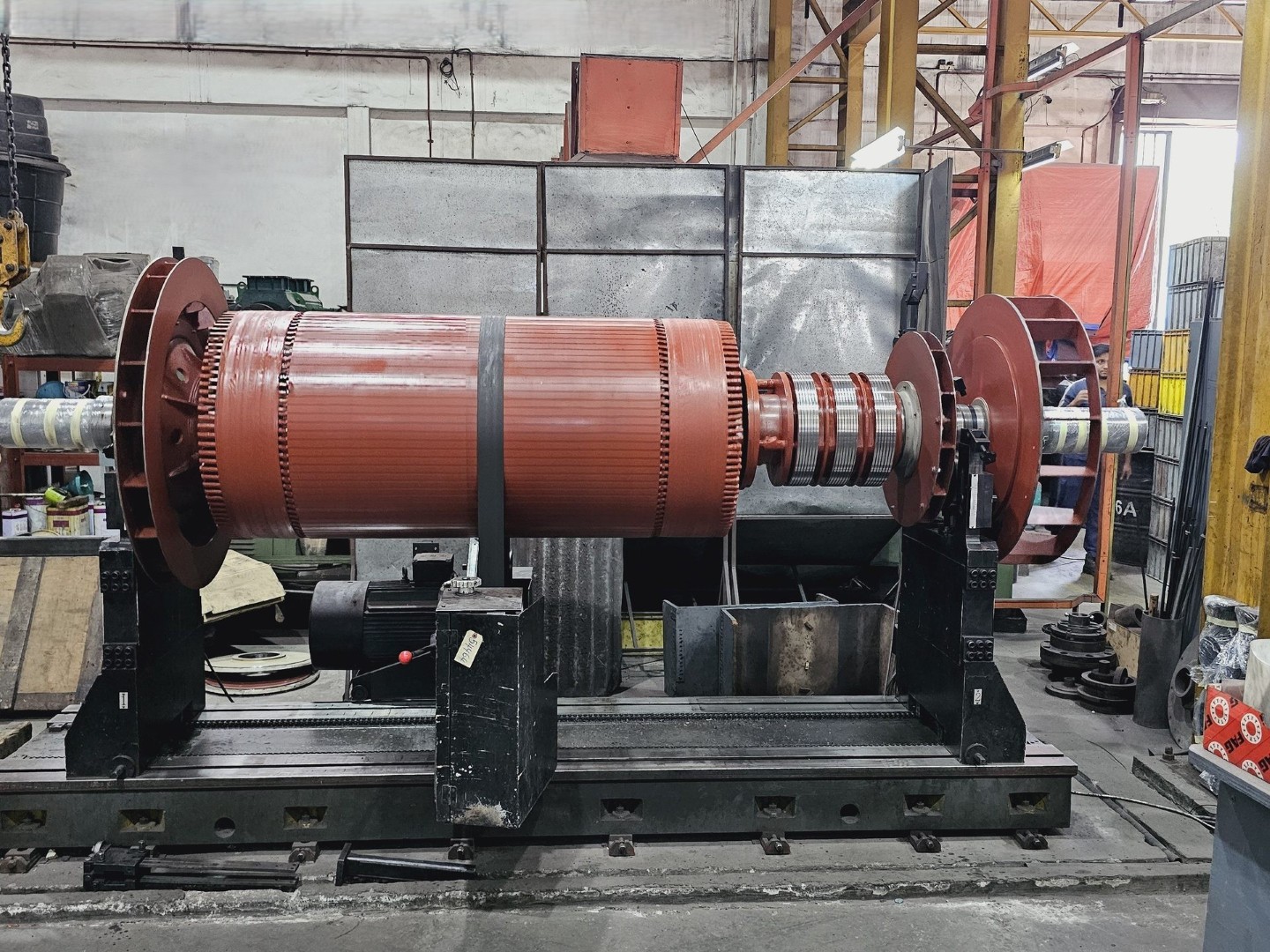 Dynamic-Balancing Machine